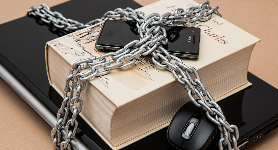 découvrez l'importance de la cybersécurité dans un monde numérique en constante évolution. protégez vos données personnelles et professionnelles contre les menaces en ligne grâce à des solutions innovantes et des conseils d'experts.