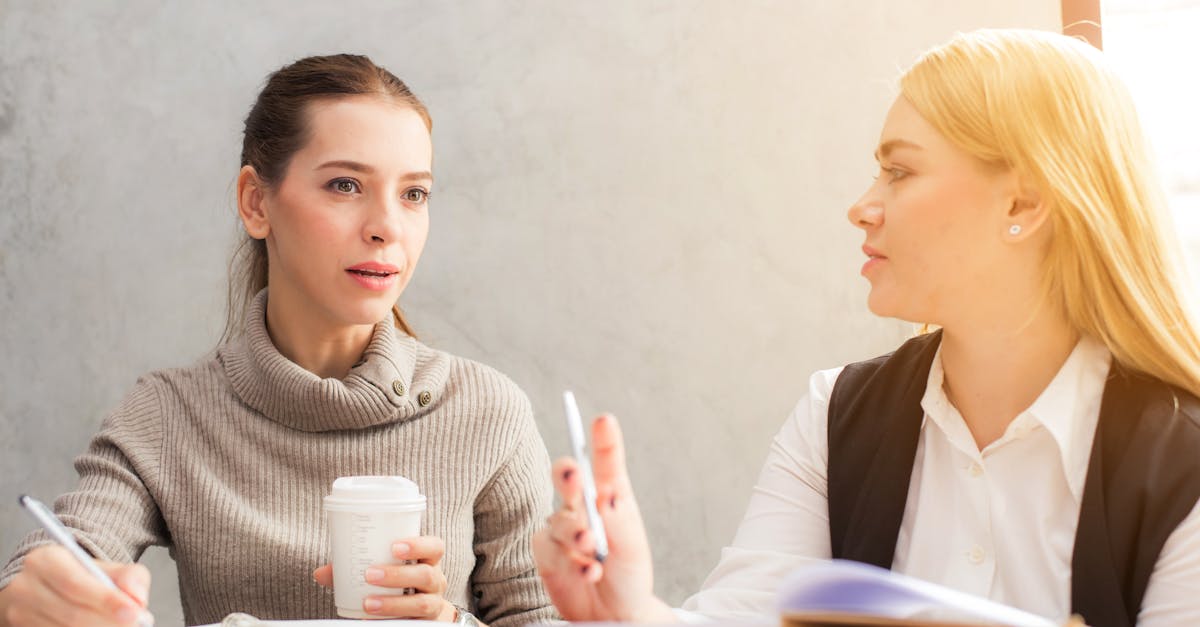 découvrez l'art de la communication efficace : techniques, conseils et stratégies pour améliorer vos échanges interpersonnels, renforcer vos relations et réussir dans vos interactions professionnelles et personnelles.