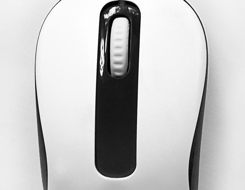 découvrez notre souris de jeu sans fil qui allie performance et confort, idéale pour les gamers à la recherche de précision et de liberté de mouvement. profitez d'une connectivité rapide, d'une ergonomie optimale et d'une autonomie prolongée pour vivre une expérience de jeu immersive.