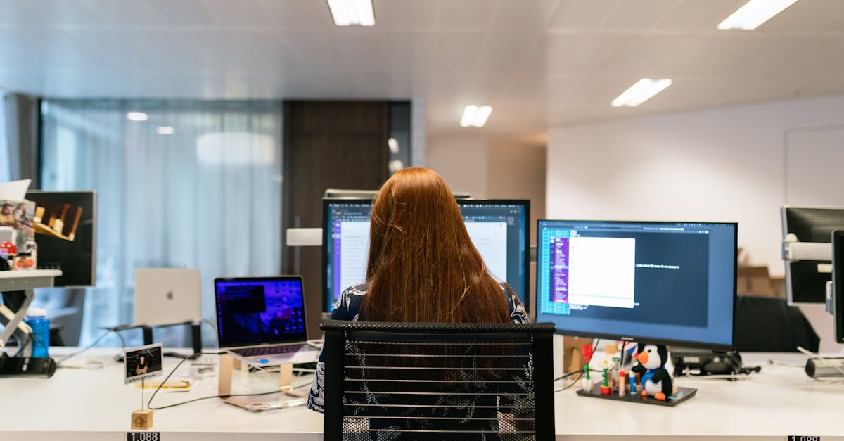 découvrez notre guide complet sur les langages de programmation, où nous explorons les meilleures options pour les débutants et les développeurs expérimentés. apprenez les spécificités de chaque langage, leurs applications et comment choisir celui qui correspond le mieux à vos projets.
